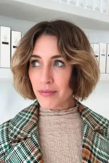 Pixie Haircuts for Women Over 60 With Fine Hair - Short Textured Bob With Highlights Haircut