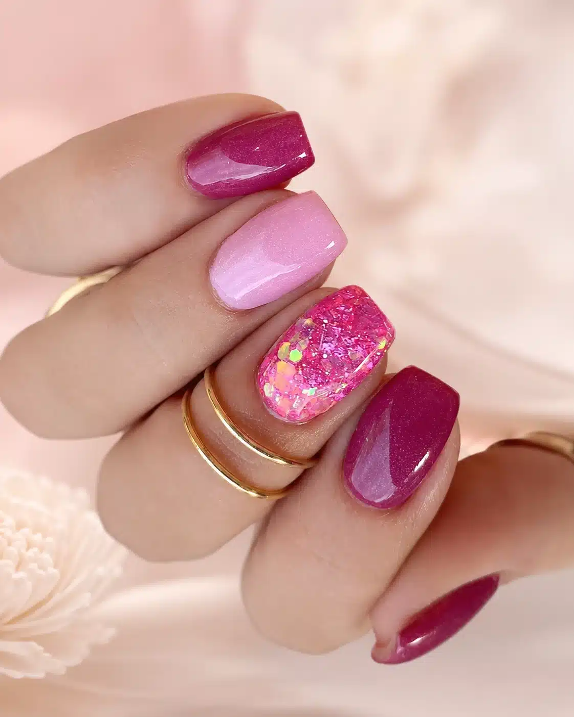 Summer Short Coffin Nails: 14 Fun-Ready Ideas 9 Icy gray glitter short coffin nails