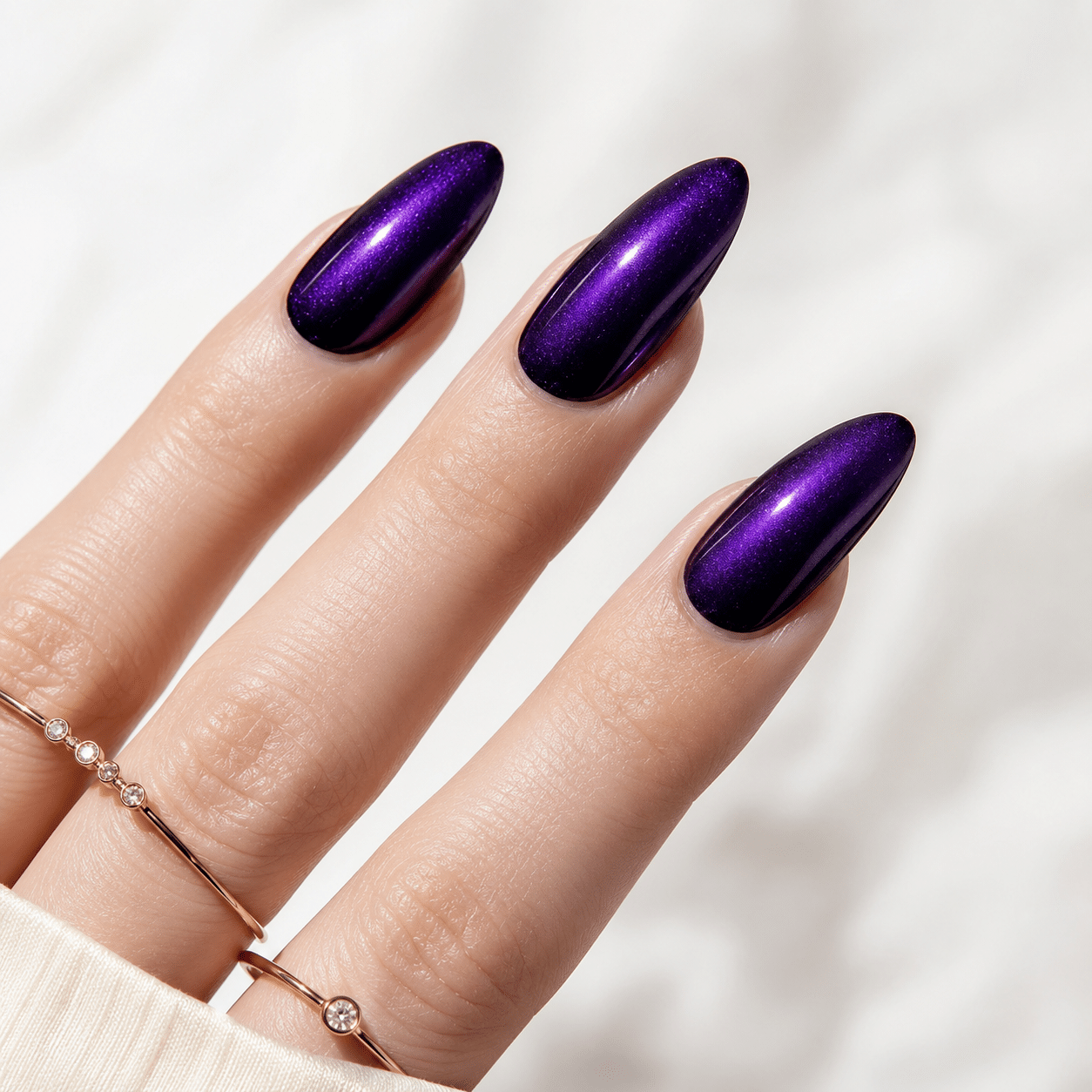 Purple cat-eye summer nails with a magnetic glossy shine