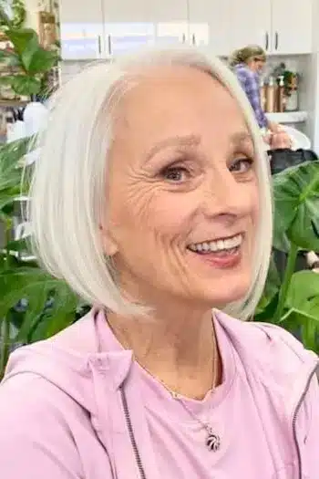 34 Elegant Short Hairstyles for Women Over 70 with Fine Hair 20 Short Hairstyles for Women Over 70 With Fine Hair - Face-Framing Bob For Fine Hair Hairstyle