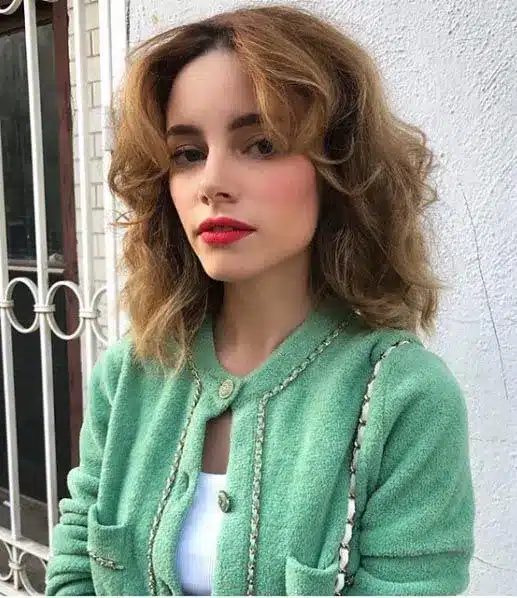 Side-Swept And Simple hairstyle with gentle fringe