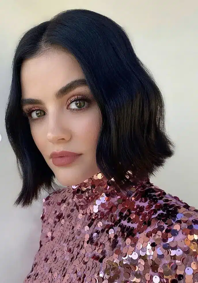 35 Short Brown Hairstyles You'll Be Seeing Everywhere 2 Blunt Chin Bob