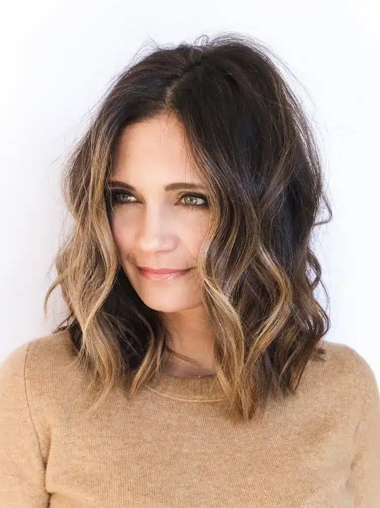 35 Short Brown Hairstyles You'll Be Seeing Everywhere 20 Balayaged Shoulder Cut