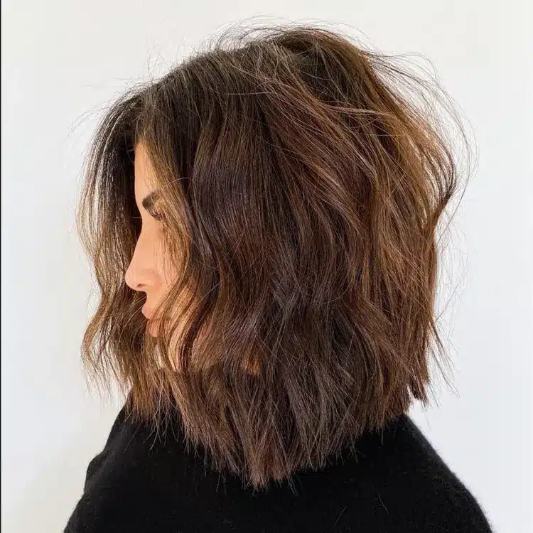 35 Short Brown Hairstyles You'll Be Seeing Everywhere 26 Thick Blunt Lob