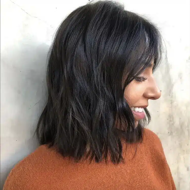 35 Short Brown Hairstyles You'll Be Seeing Everywhere 27 Relaxed Lob