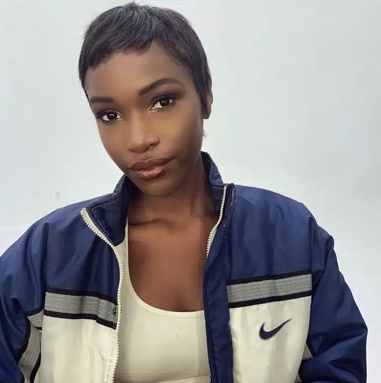 35 Short Brown Hairstyles You'll Be Seeing Everywhere 28 The Classic