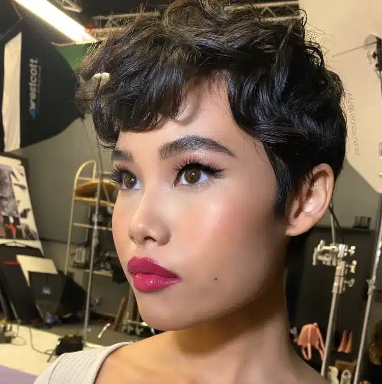 35 Short Brown Hairstyles You'll Be Seeing Everywhere 29 Texture Two Ways