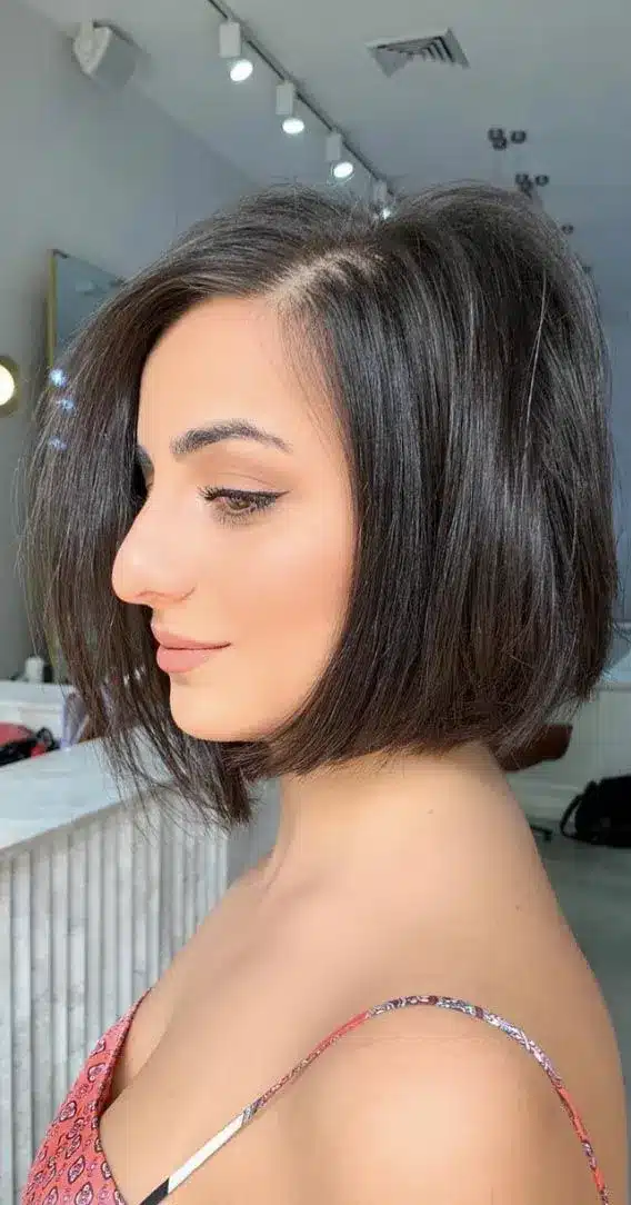 35 Short Brown Hairstyles You'll Be Seeing Everywhere 3 Rounded Chin Bob