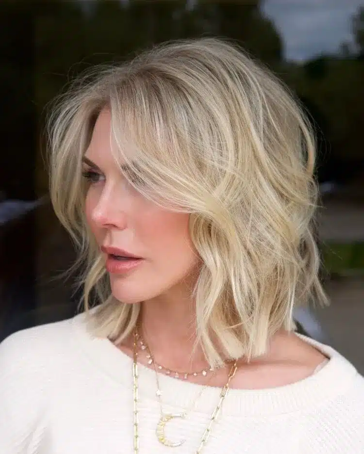 20 Lob Haircuts That Make Thin Hair Look Fuller 12 @chrisjones_hair face frame lob