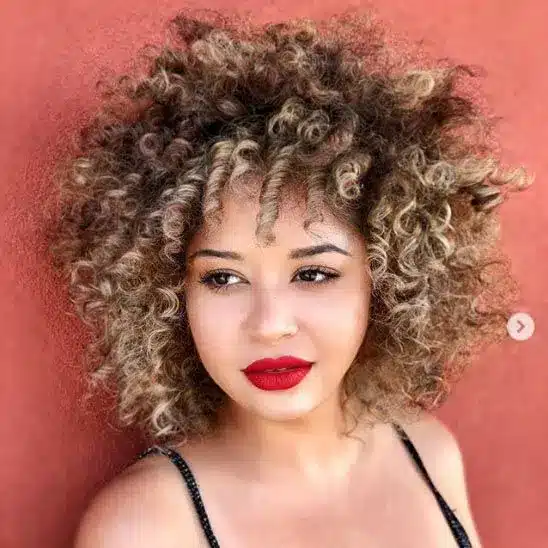 Sunlight brown curls from the 34 Short Bob Hairstyles That Never Go Out Of Style