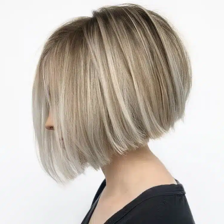 Angled bob from the 34 Short Bob Hairstyles That Never Go Out Of Style