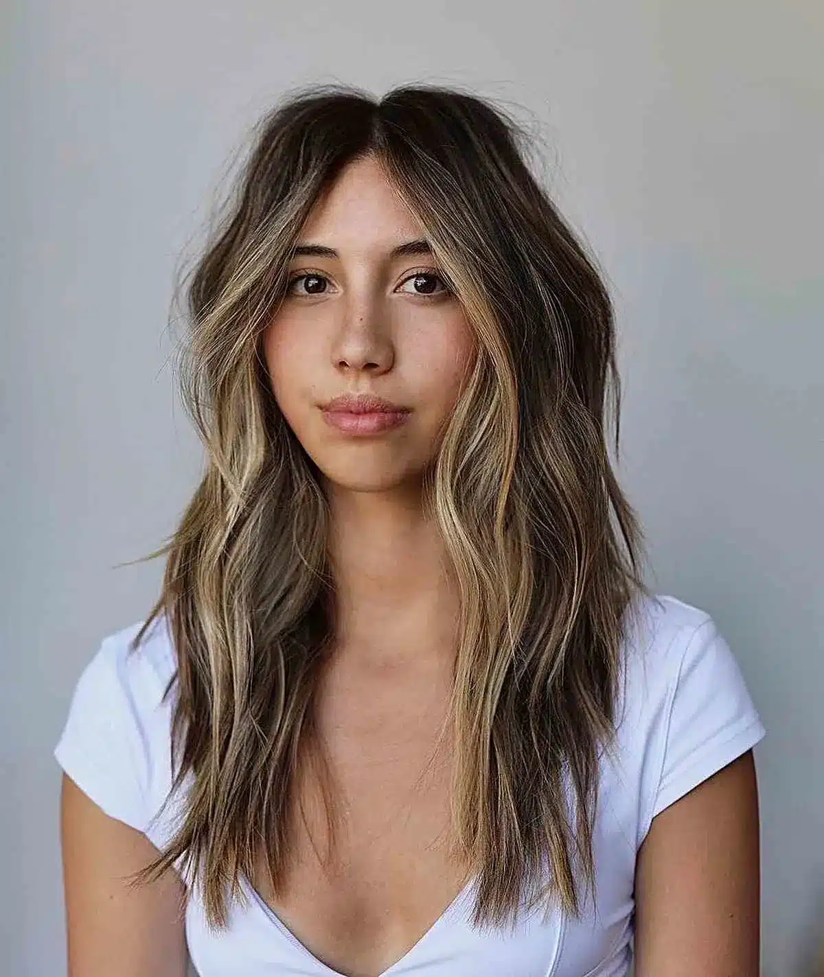 50 Low-Maintenance Medium-Length Haircuts for Busy Women 22 Low-Maintenance Bold and Seamless Framing Medium hair